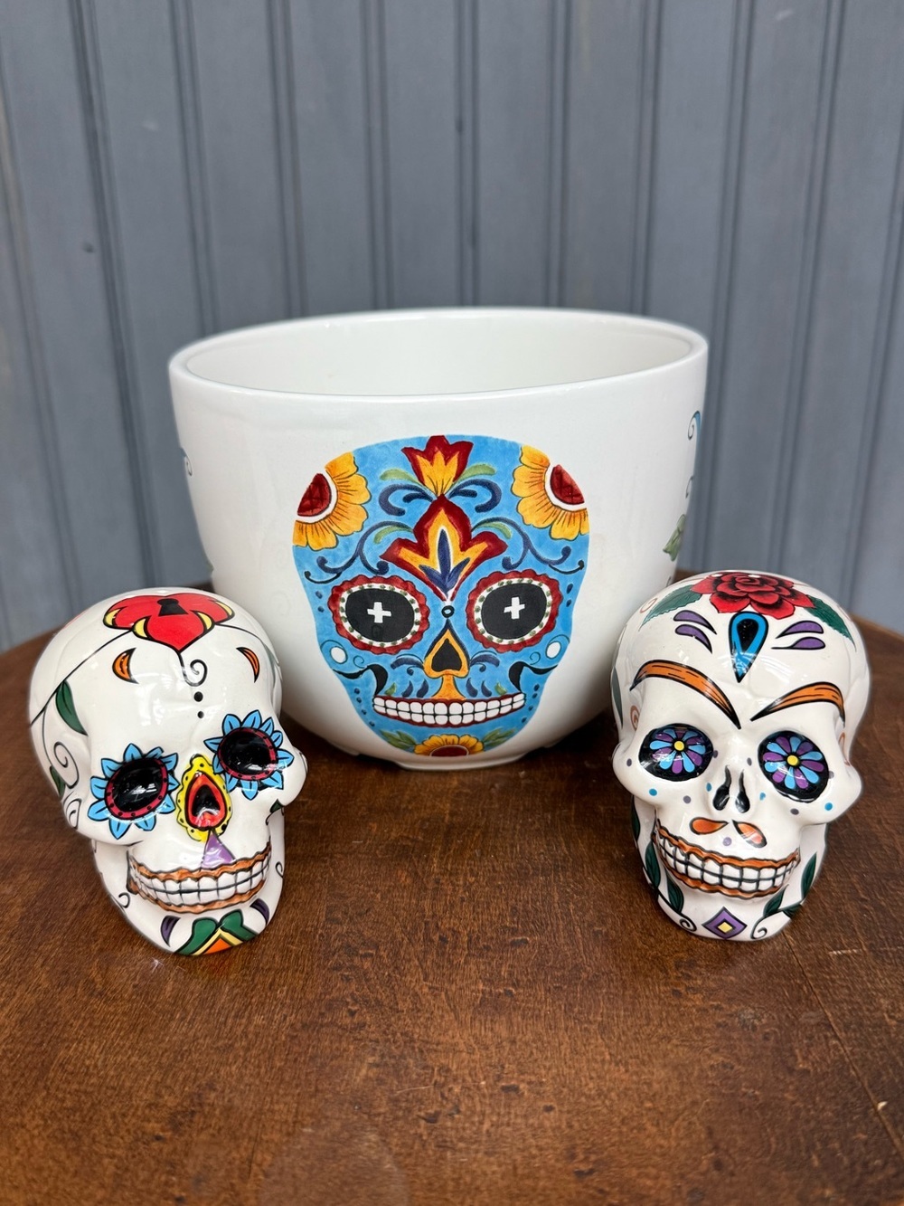 Mexican Sugar Skull Bowl Salt and Pepper Shaker Set - Picture 9 of 9